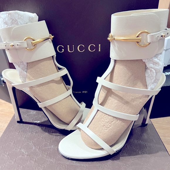 COPY - Gucci Ursula Heels - Picture 1 of 5
